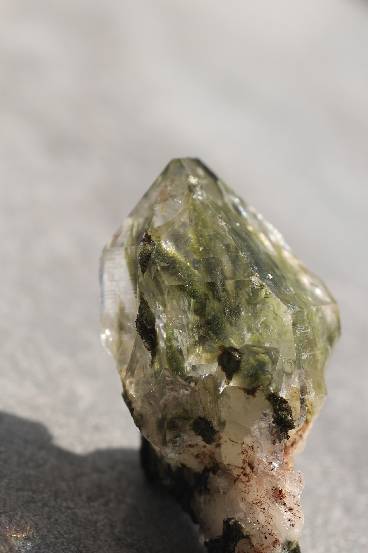 エピドート「水面の輝き」Epidote|天然石 原石 鉱物 パワーストーン | EP-A-002