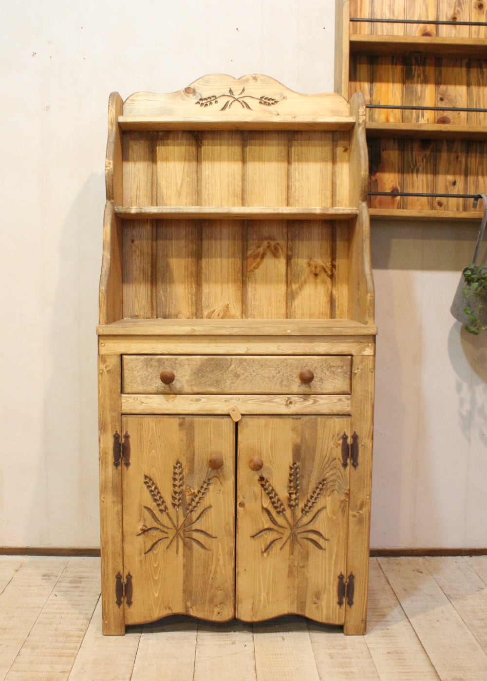 麦穂のカントリーキャビネット | countryputto