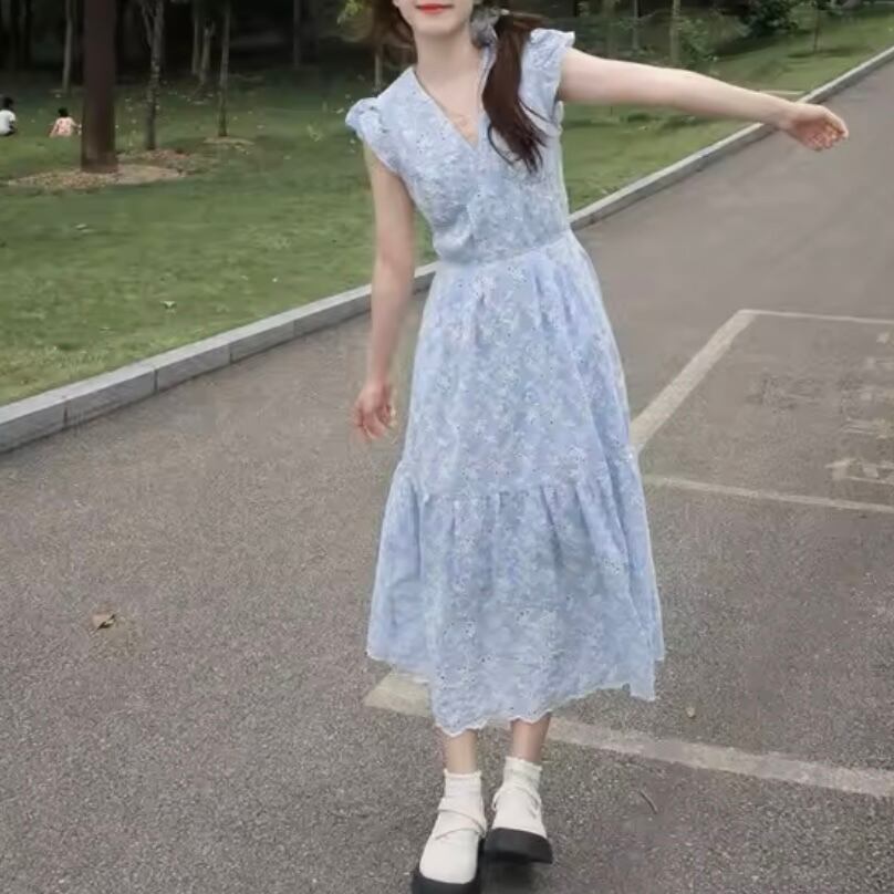 ロマンティックアイレットワンピース