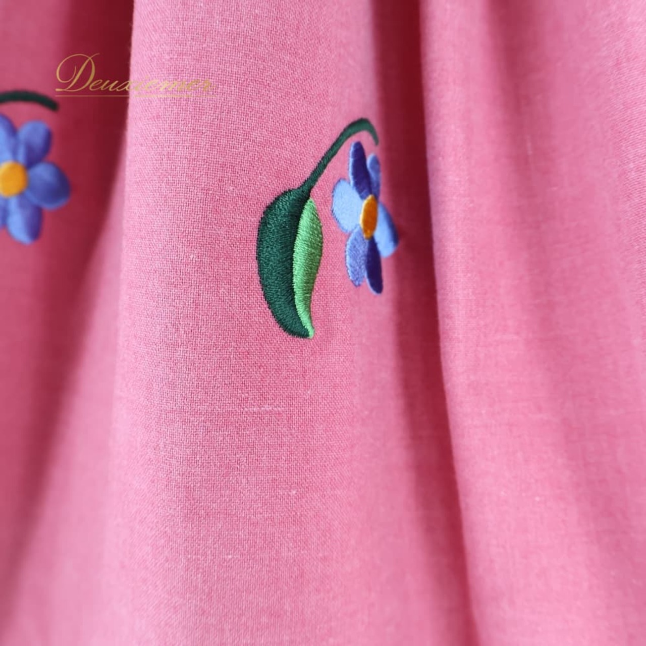 フォークダンス 衣装上下セット ピンク系 AURORA ベスト スカート 刺繍 花 花柄 カラフル 赤 青 緑 黄 淡い かわいい チロリアン チロルスカート カントリー トップス ダンス衣装 イベント レッスン レッド系 ブルー系 グリーン系 イエロー系