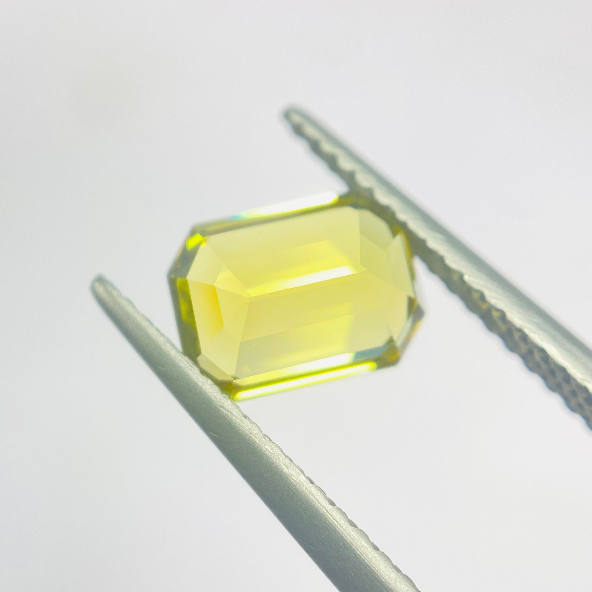 高品質　眩しすぎるマリガーネット