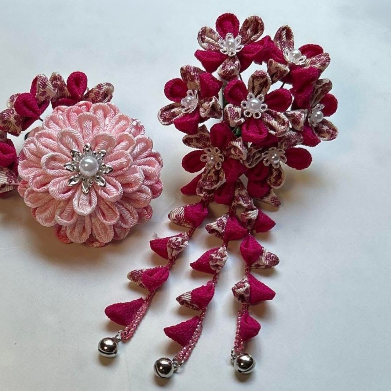 【七五三・小柄な方に】 花音 ゆらり咲く(つまみ細工 房飾り・鈴付き)七五三 髪飾り 7歳 女の子(S003)・画像2