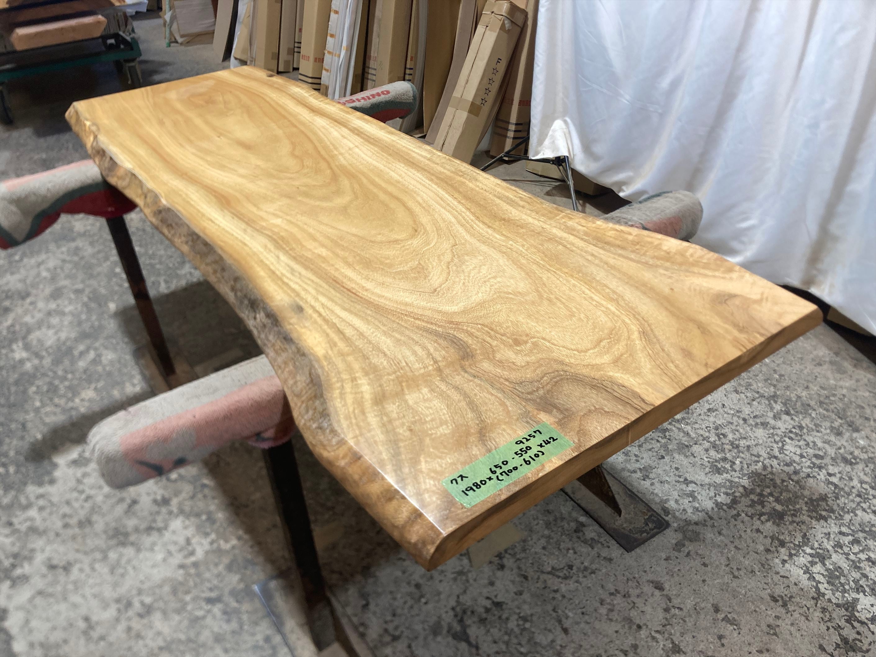 杉 無垢板 引き取り限定 1枚板 銘木 杉 無垢板 引き取り限定 1枚板 銘木 125*-40*2.6杉124