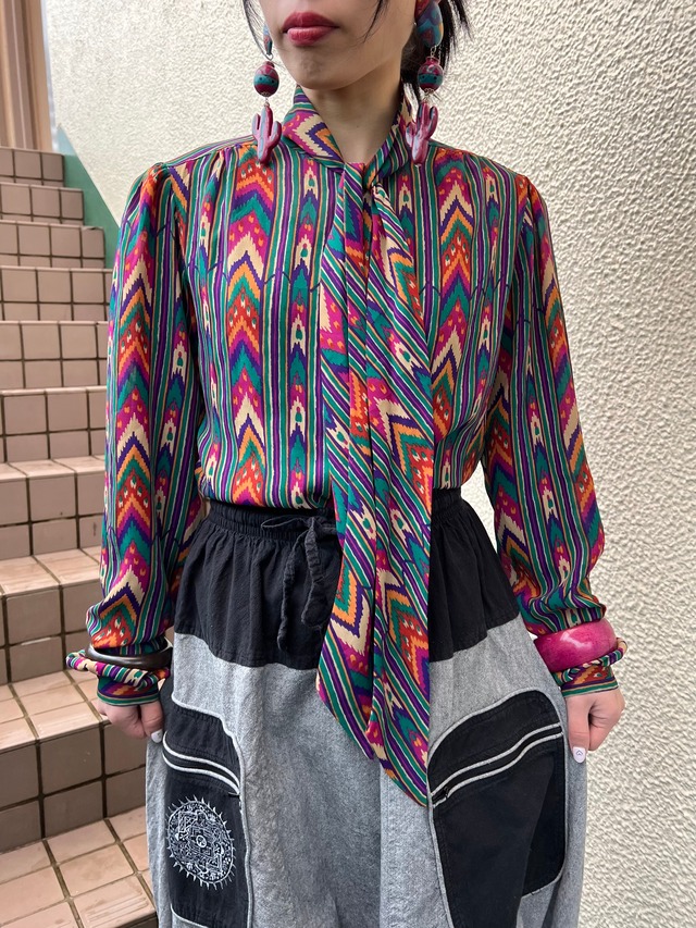 Vintage multicolor Bowtie blouse ( ヴィンテージ マルチカラー ボウタイ ブラウス)