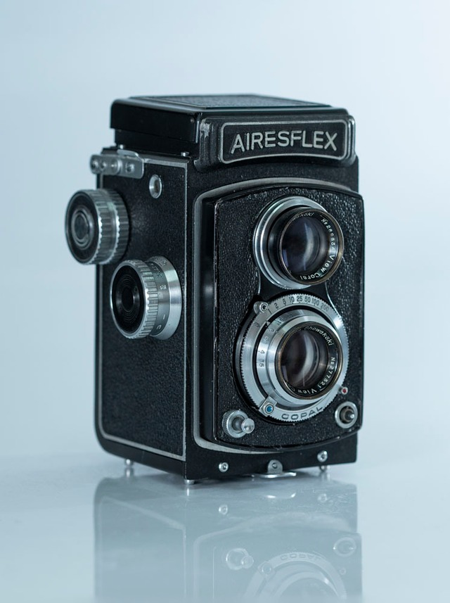 二眼レフカメラ　AIRESFLEX U アイレスフレックスU型 【送料無料】