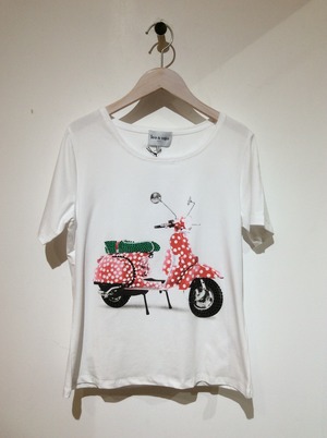 フランス製バイクの柄のTシャツ