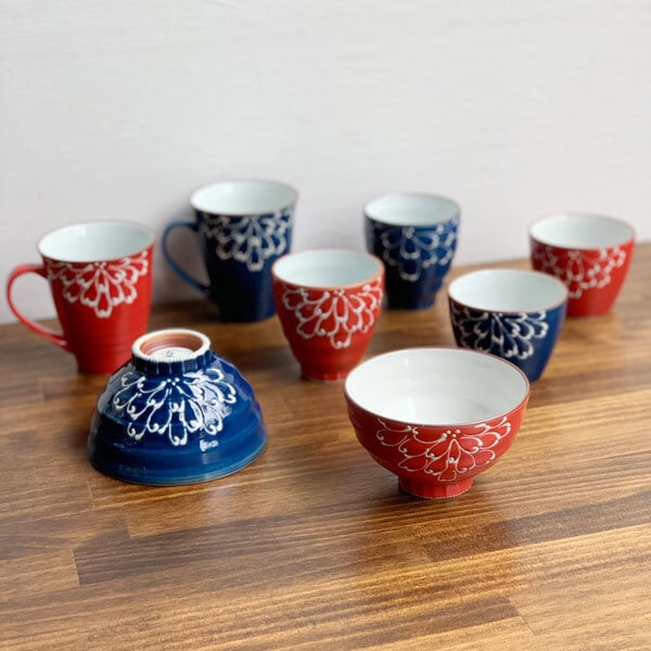 有田焼 波佐見焼 お茶碗 一珍菊（青・赤） | MARUFUKU utsuwanohana