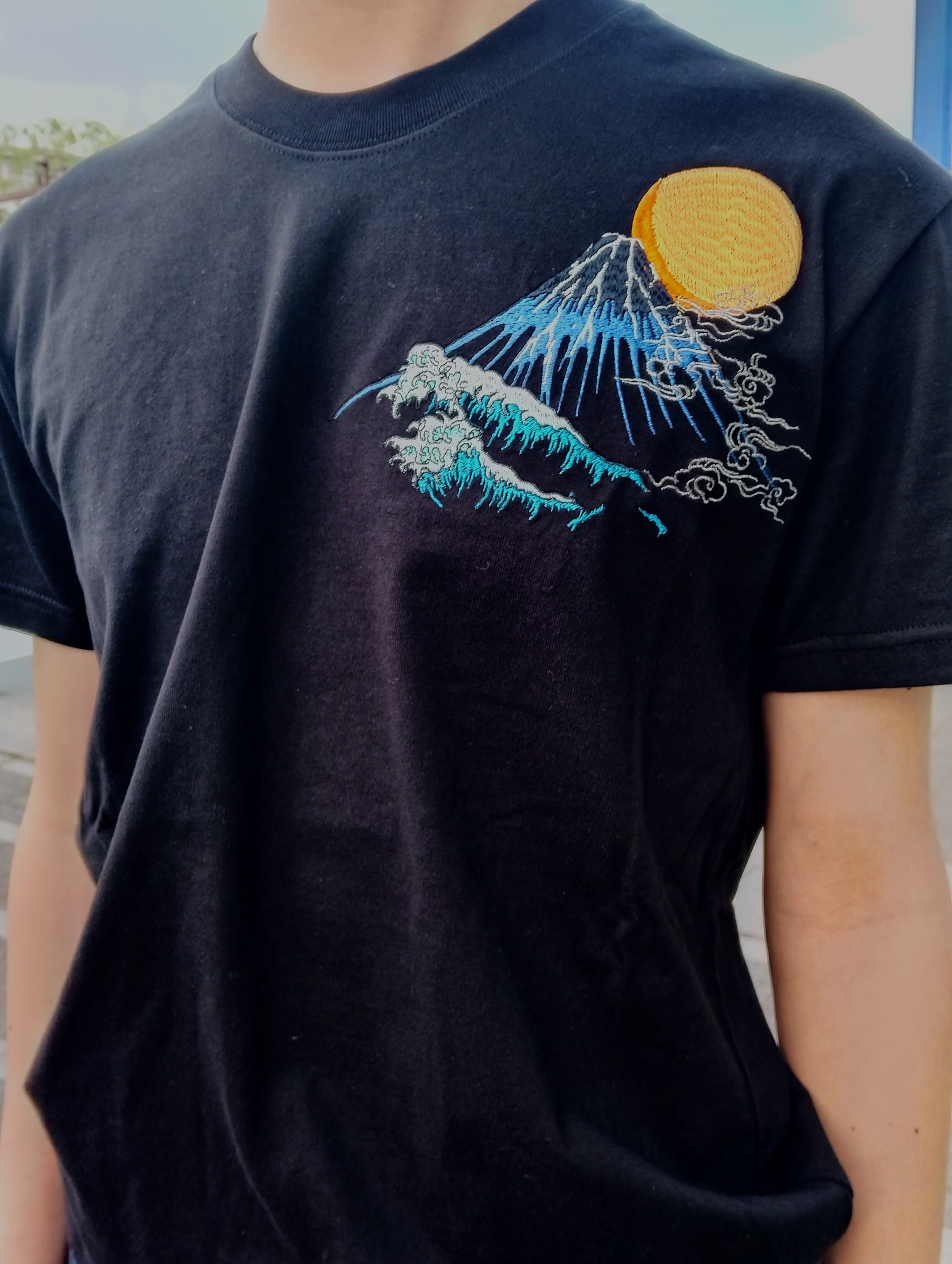 ST-605 浪に鯨 刺繍半袖Tシャツ ブラック S・M・L・XL・XXL | 風と地の吾
