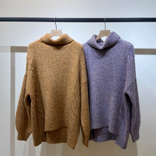 カスリヤーンハイネックニット