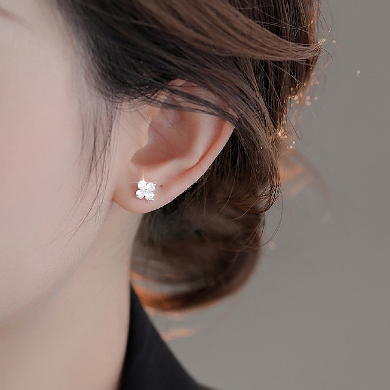 おしゃれ キラキラ ダイヤモンド 四葉 クローバー シルバー ピアス | FANCY
