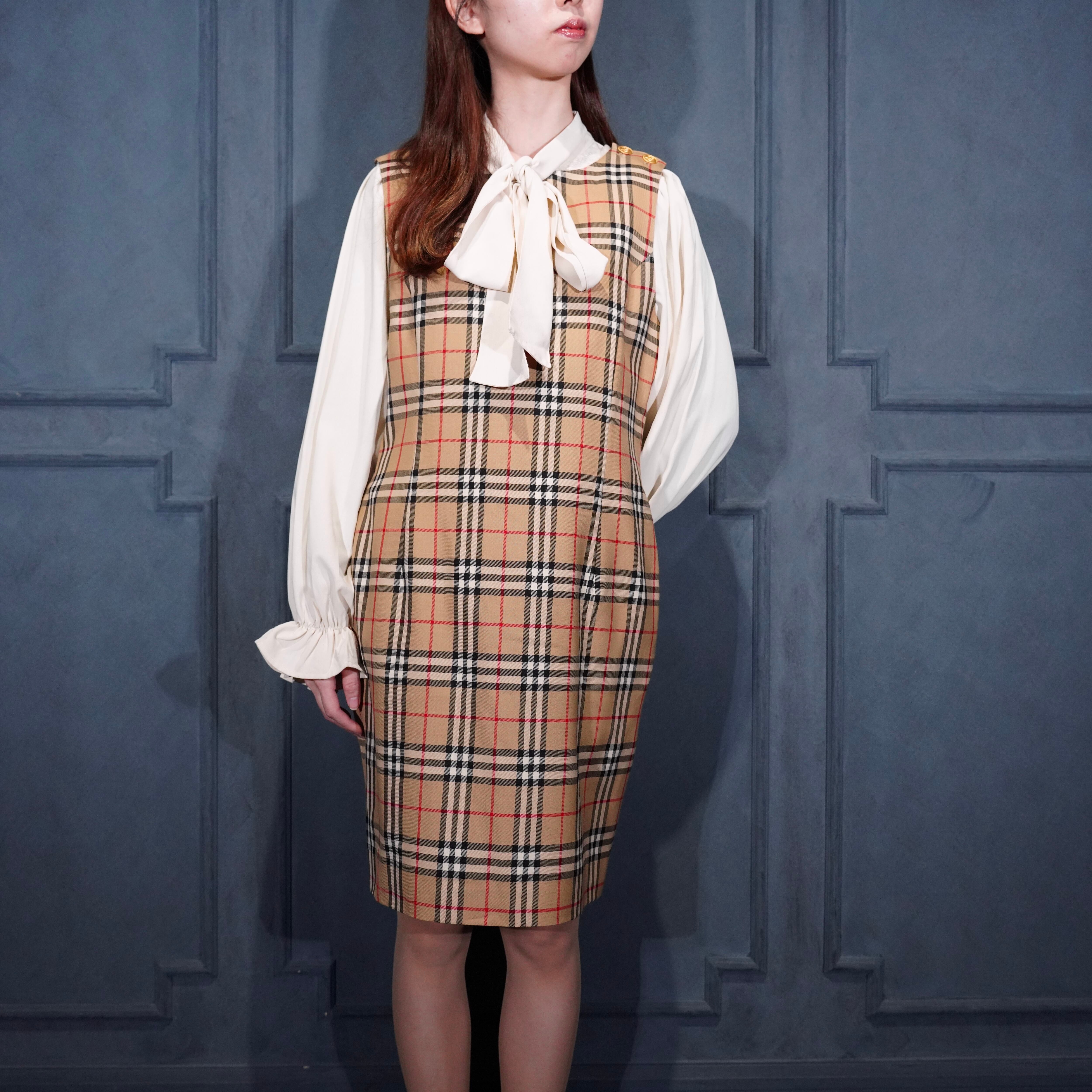 Burberrys CHECK PATTERNED GOLD BUTTON DESIGN WOOL NO SLEEVE ONE