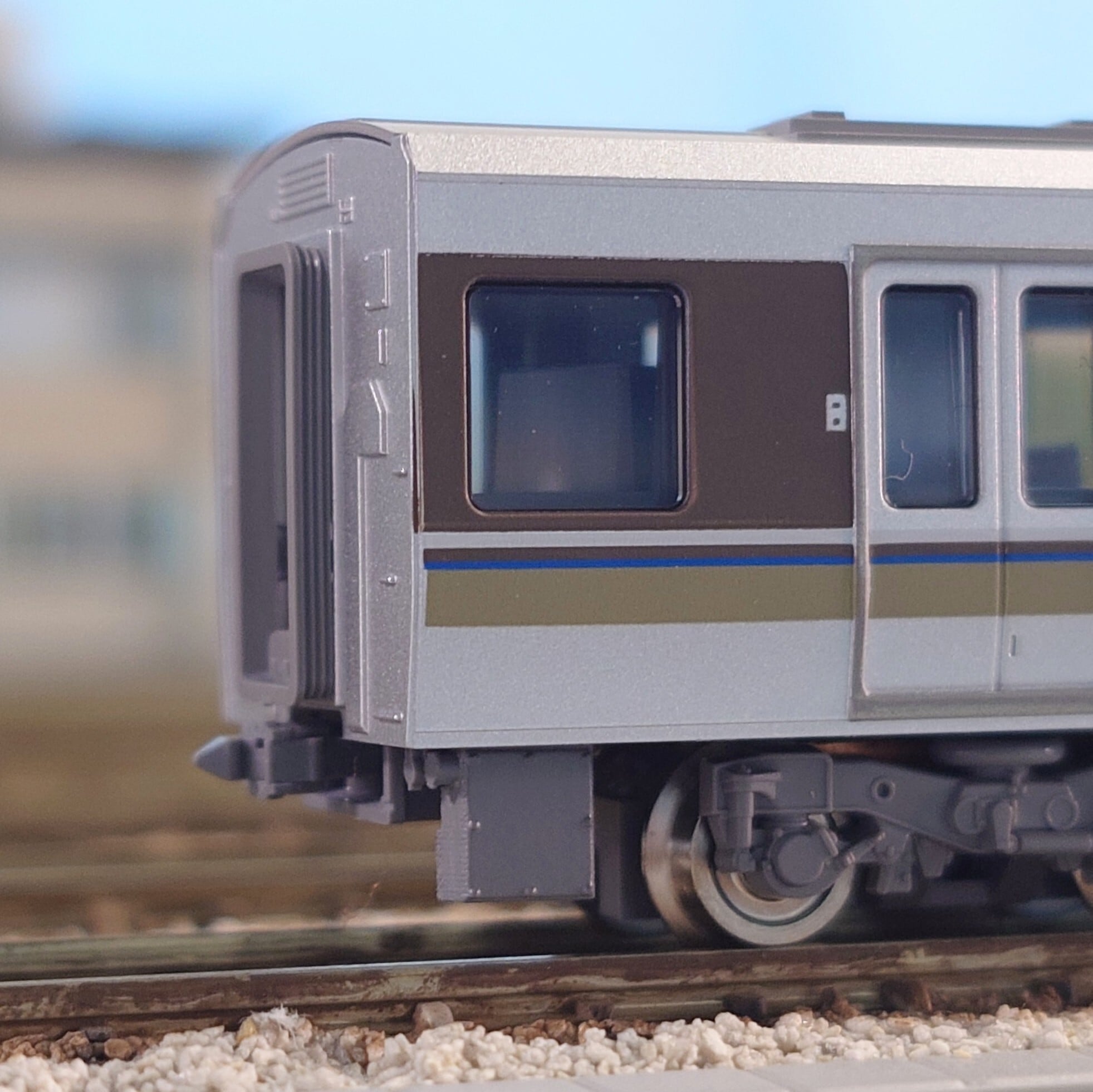 TOMIX 223系2000番台」用トイレタンク、車端部床下機器8両分