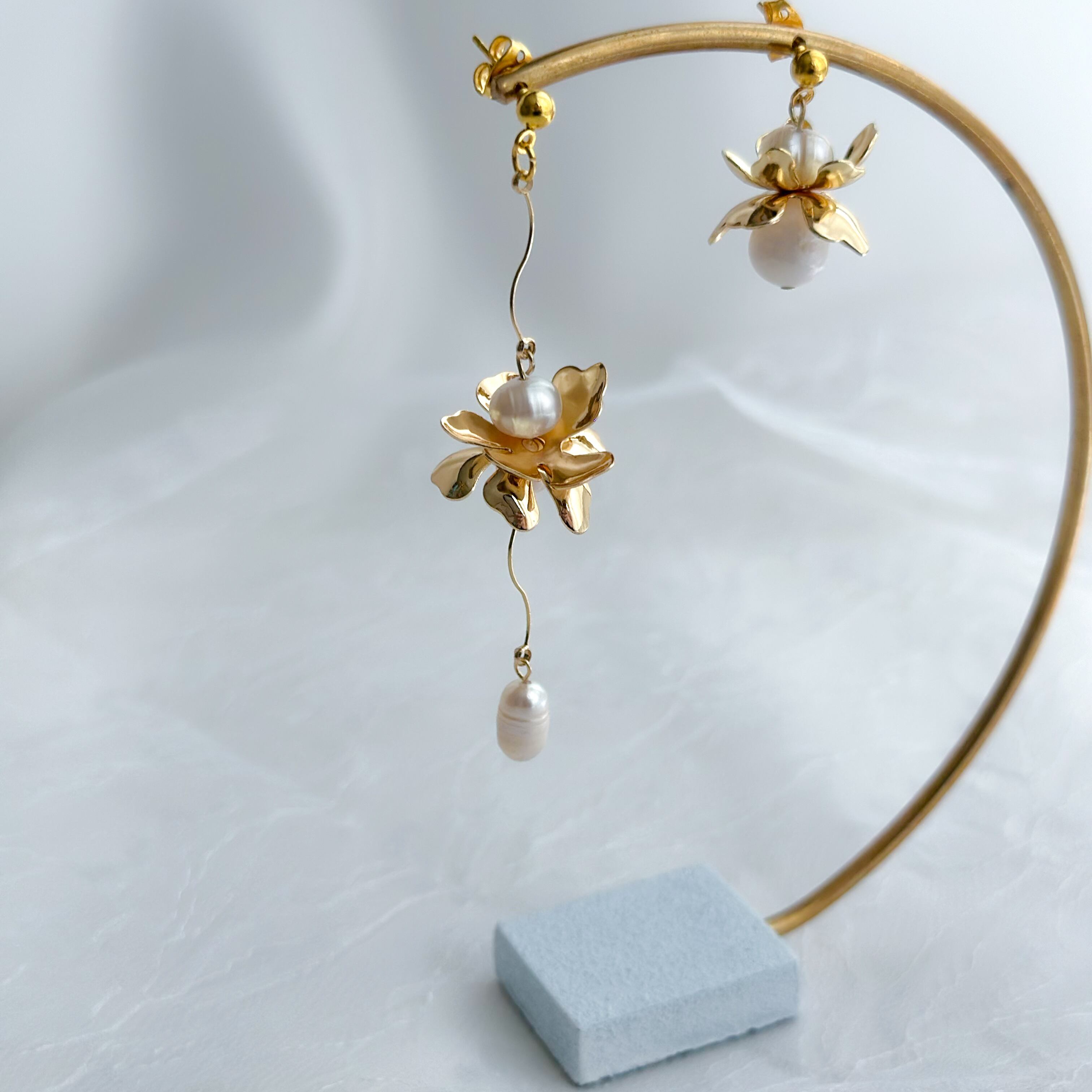 馬の目 淡水パール ジルコニアチャーム フープイヤリング 馬の目 淡水パール ジルコニアチャーム フープイヤリング