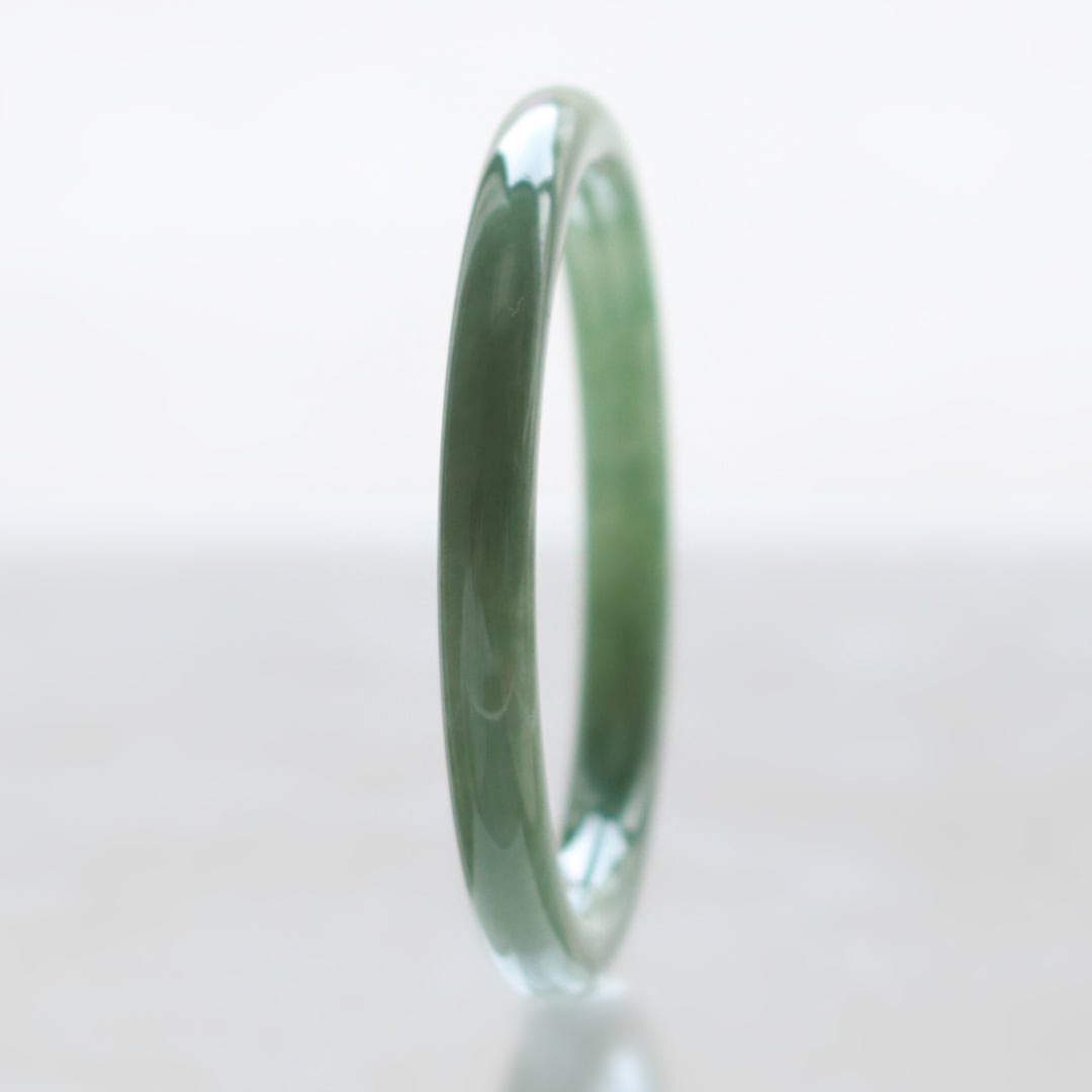 内径 約55mm 】透明感抜群！翡翠の色味を楽しめる！バングル A貨翡翠