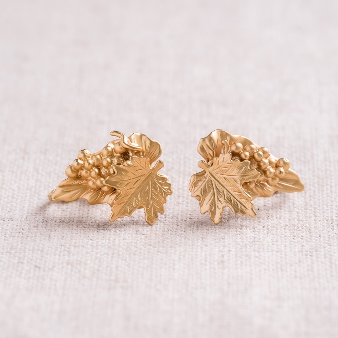 Valentine's Day Marche: Gold metal grape motif earrings