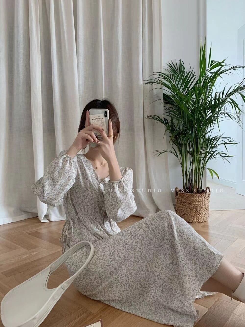 フロントボタン花柄ワンピース