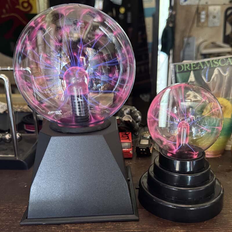サイエンス感、魔法感を楽しめる サイケデリックなインテリア雑貨
