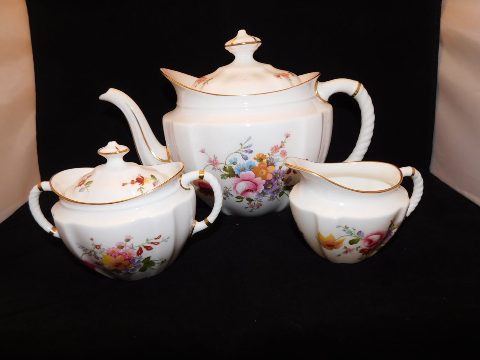 ロイヤルクラウンダービー ティーポット ミルクポット シュガーポット