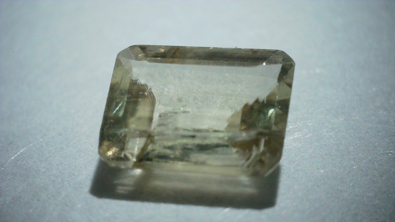 トルコ産カラーチェンジダイアスポア　1.02ct　[C11-185]