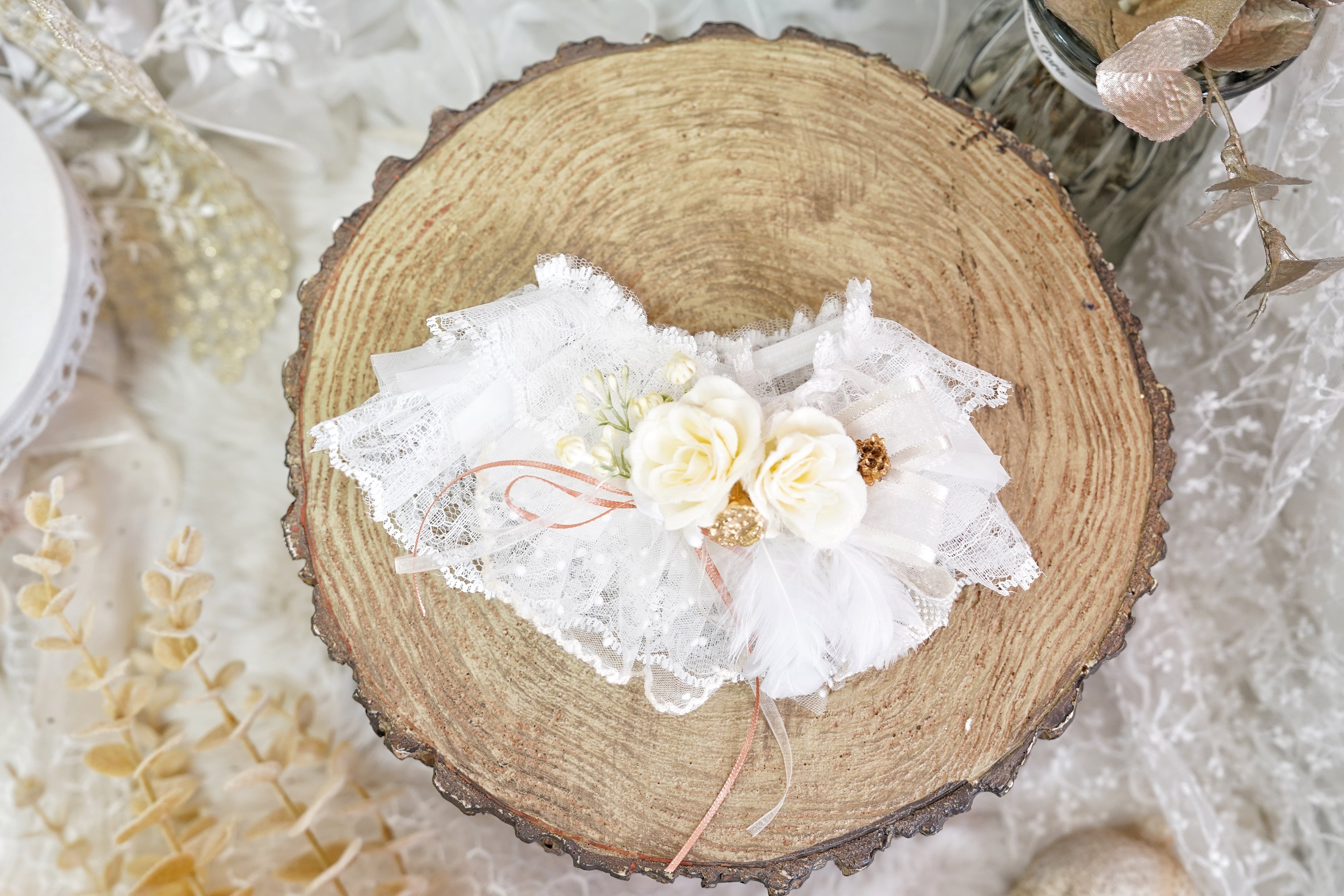 White Rose Bib(白薔薇のスタイ)