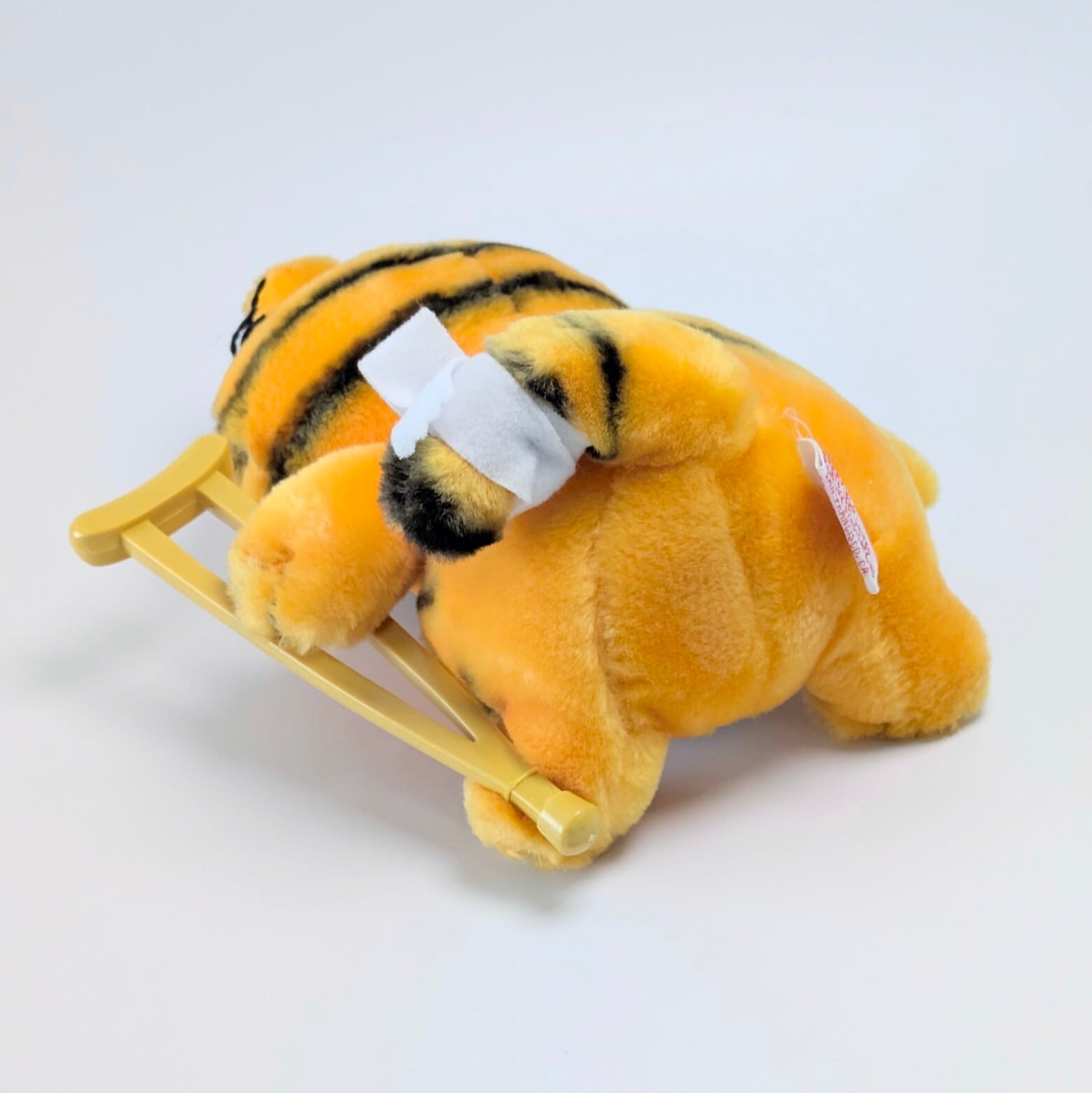 ☆ VINTAGE 1980年代初期 ☆【 Garfield ( ガーフィールド ) 】『 I DON'T NEED THIS! 』松葉杖ガーフィールド / ぬいぐるみ プラッシュ plush 1980年代年製 〚アメリカン雑貨 アメトイ〛