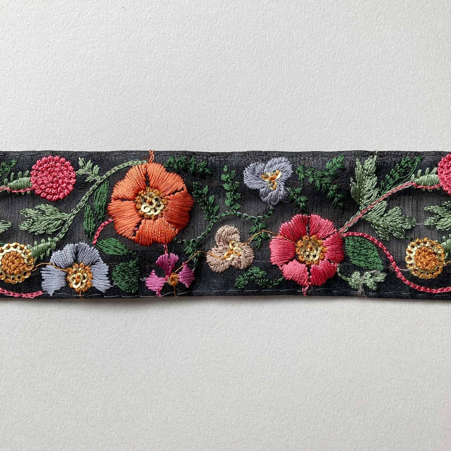 再入荷〉ハート花弁お花刺繍黒地オーガンジーリボン（50cm〜） | Dua