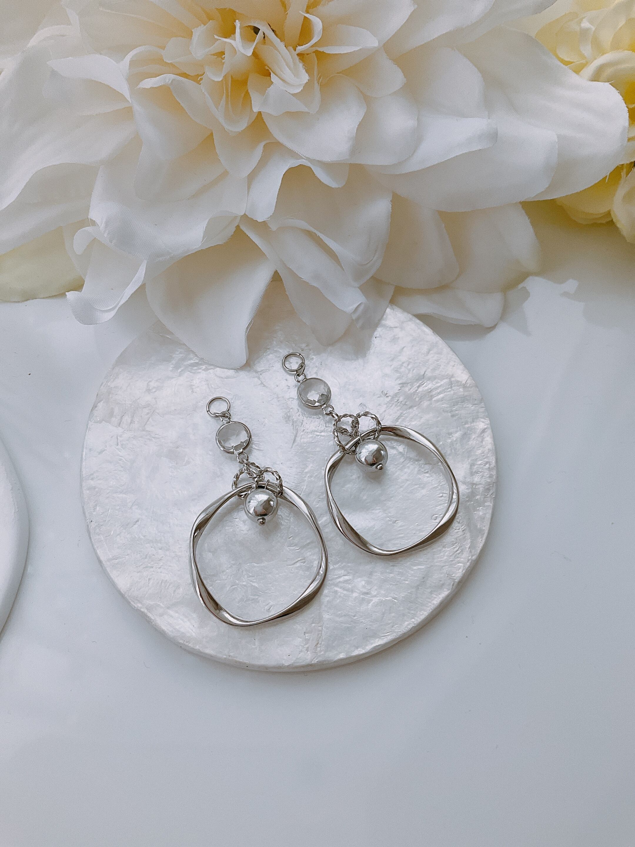 レモンクォーツ カービング 三日月 ピアス | Pay ID