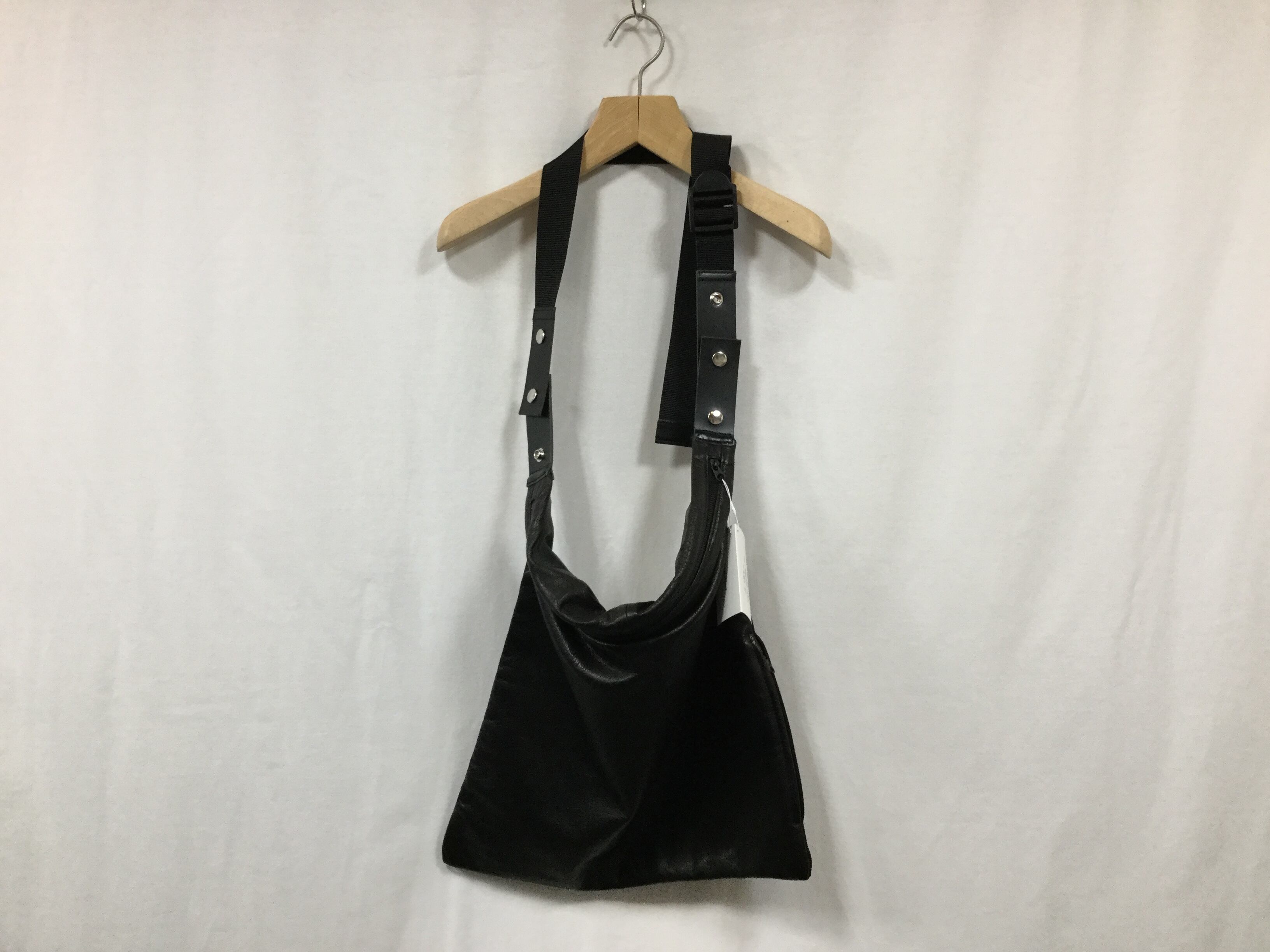 WHOWHAT”WRAP BAG LEATHER” | Lapel online store