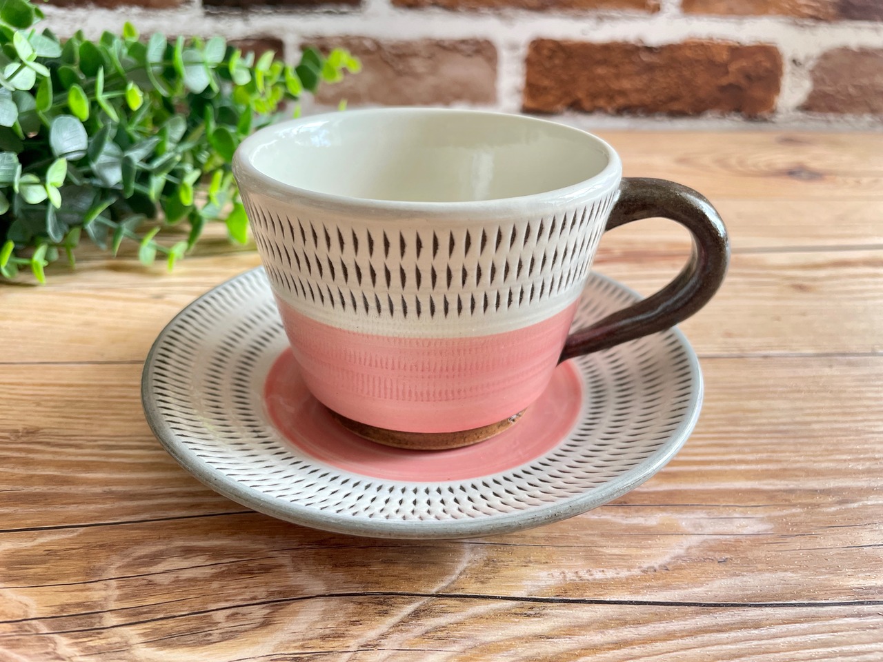 小石原焼　蔵人窯　カップ&ソーサー　白×ピンク　[29-526]