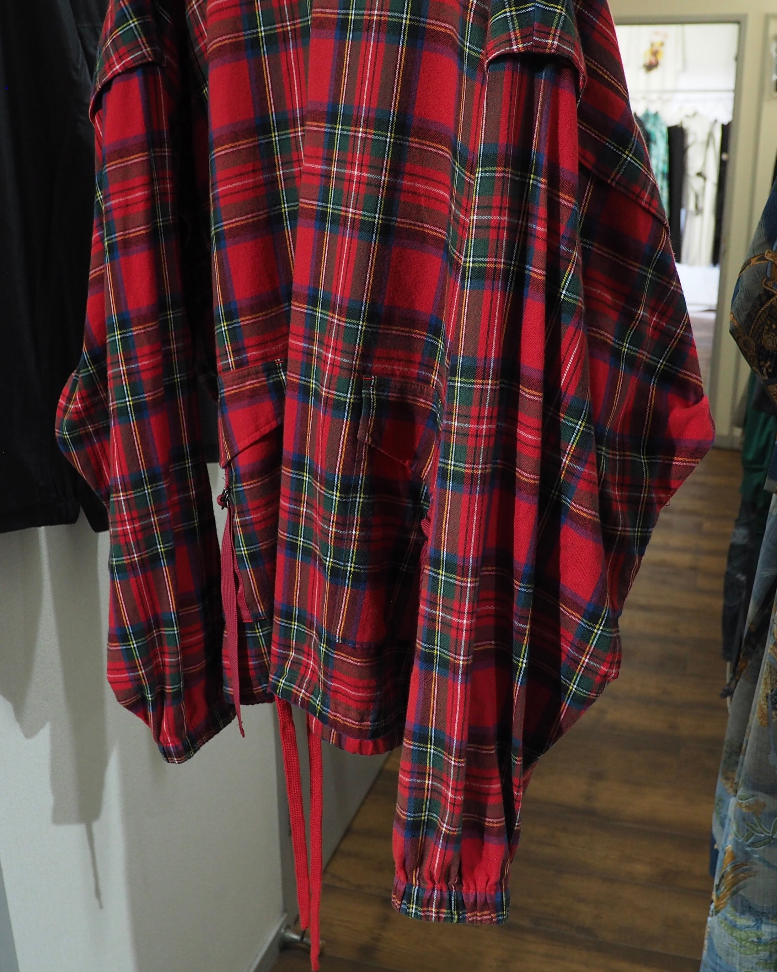 " Iroquois ‐ 変形 " Tartan check pattern Over silhouette Hoodie