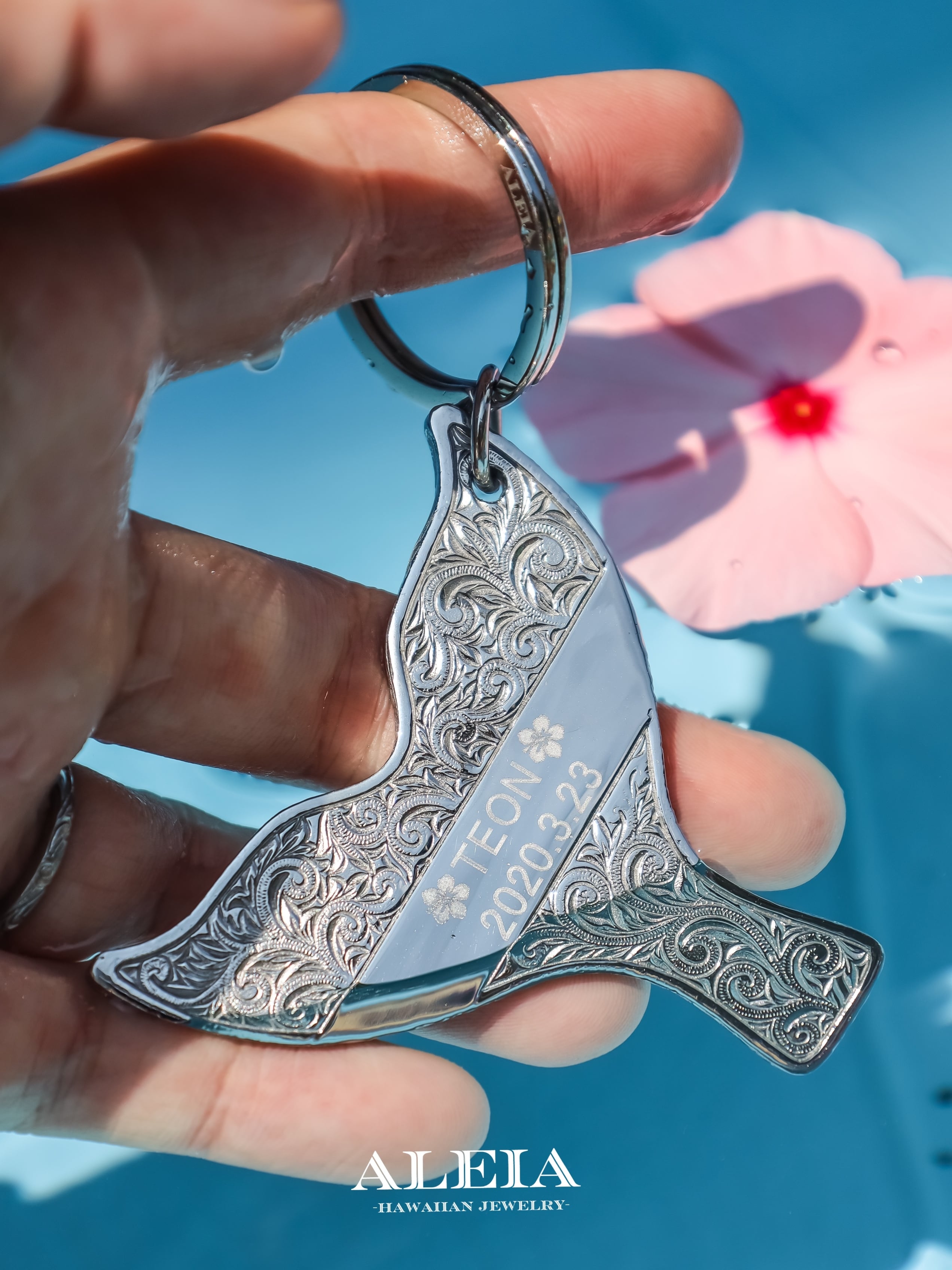 名入れ／メッセージ刻印無料】whale tail key ring [316L]ハワイアン