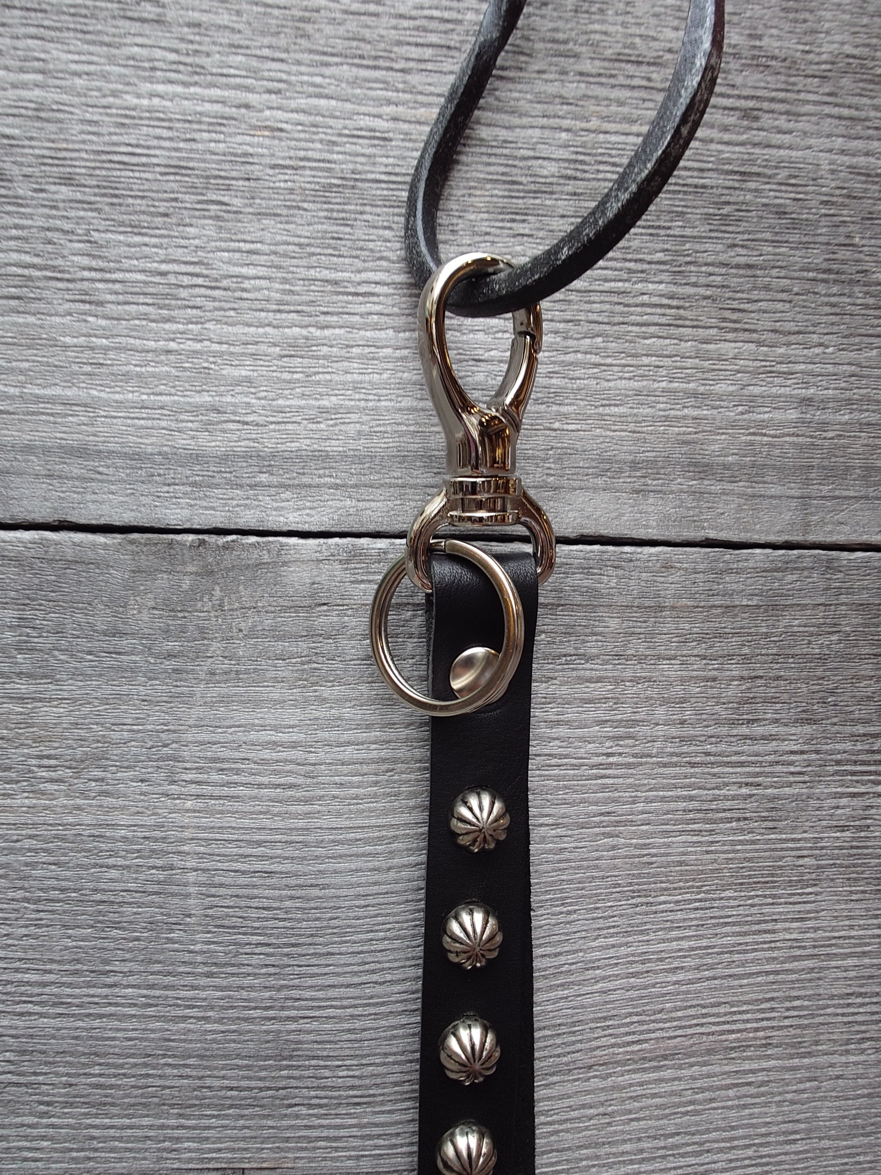 栃木レザー / LEATHER STUDS KEYHOLDER 』レザーキーホルダー | RUBBER