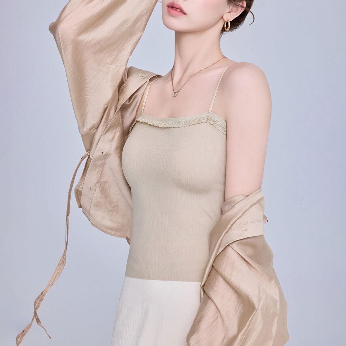 キャミソール カップ付き レディース 春夏 韓国 ブラキャミ 通気性 伸縮性 きれいめ 大人 シンプル 肌見せ インナー トップス 大人可愛い 大人女子