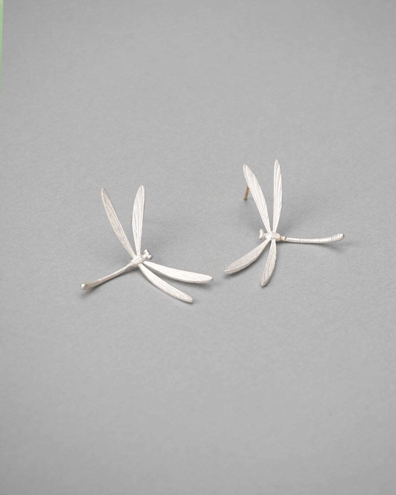 〔New〕トンボ ピアス