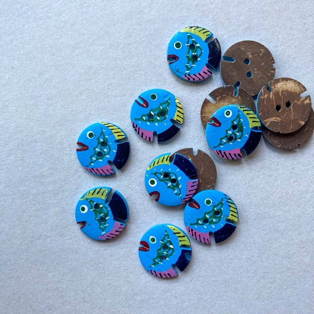 《オンライン限定》ココナツボタン カラフルさかな（17.5mm）