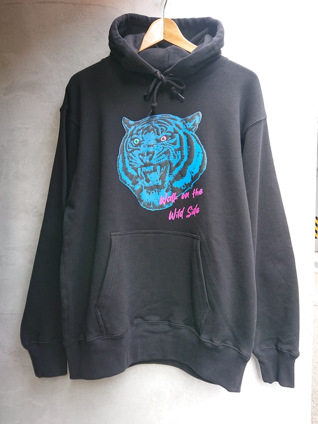WOW (Walk On The Wild Side) Tiger grow eyes Sweat Parkar  Black