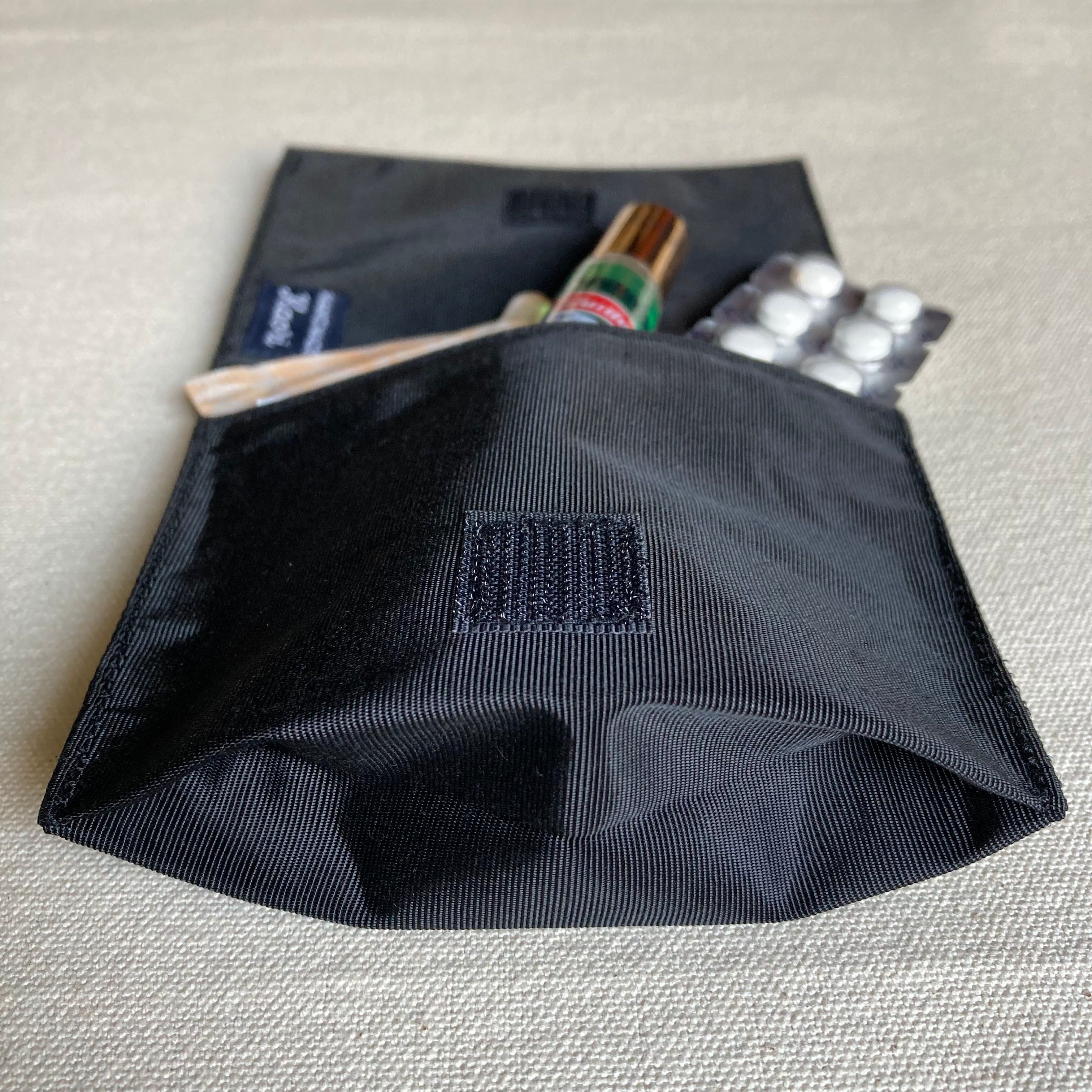 定番人気＞出先で重宝！Bagスッキリ！目立たずさりげなく携帯できる