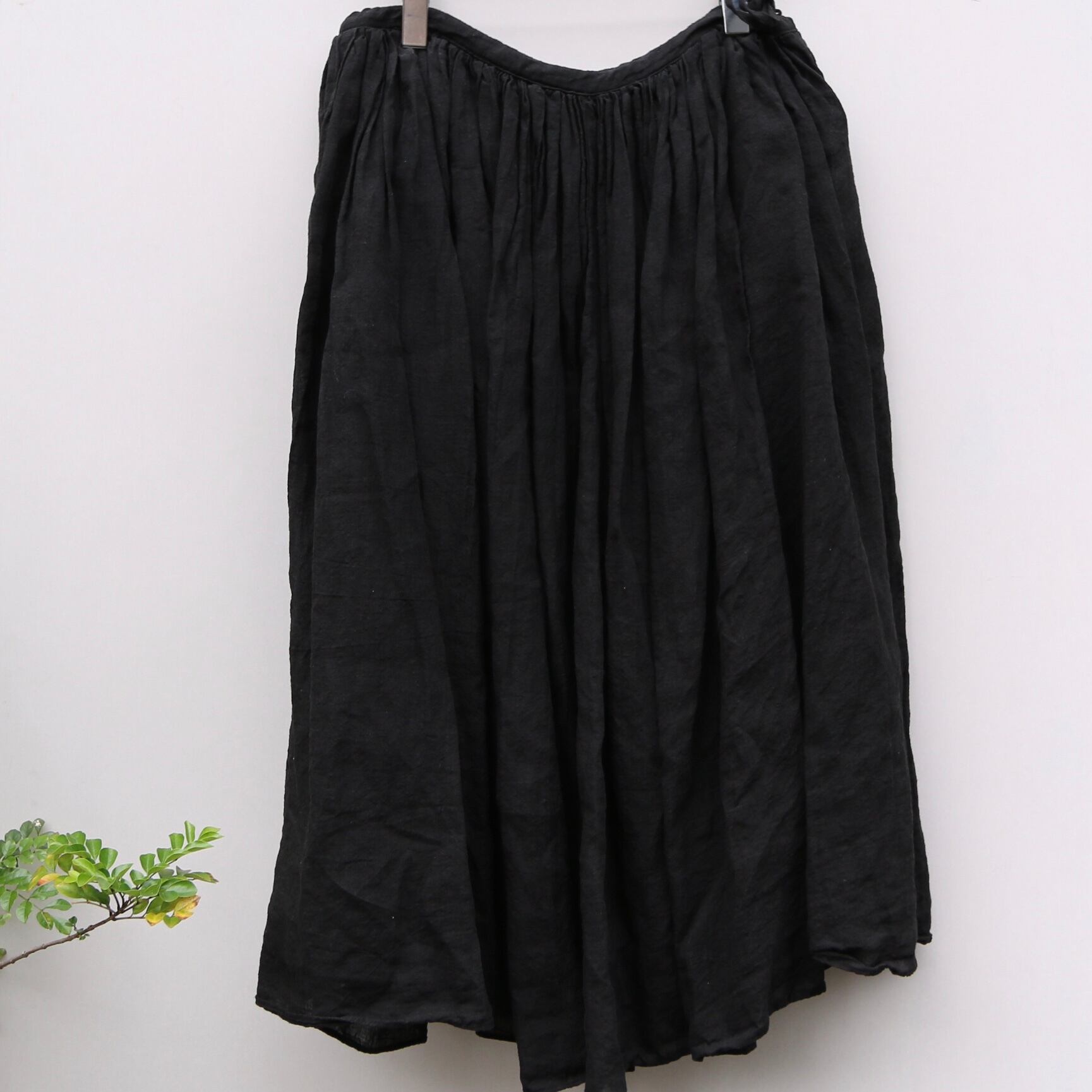 R&D.M.Co-/OLDMAN'S TAILOR garment dye gauze gather skirt black