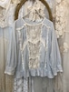Lace blouse of the antique like ＊sax ＊