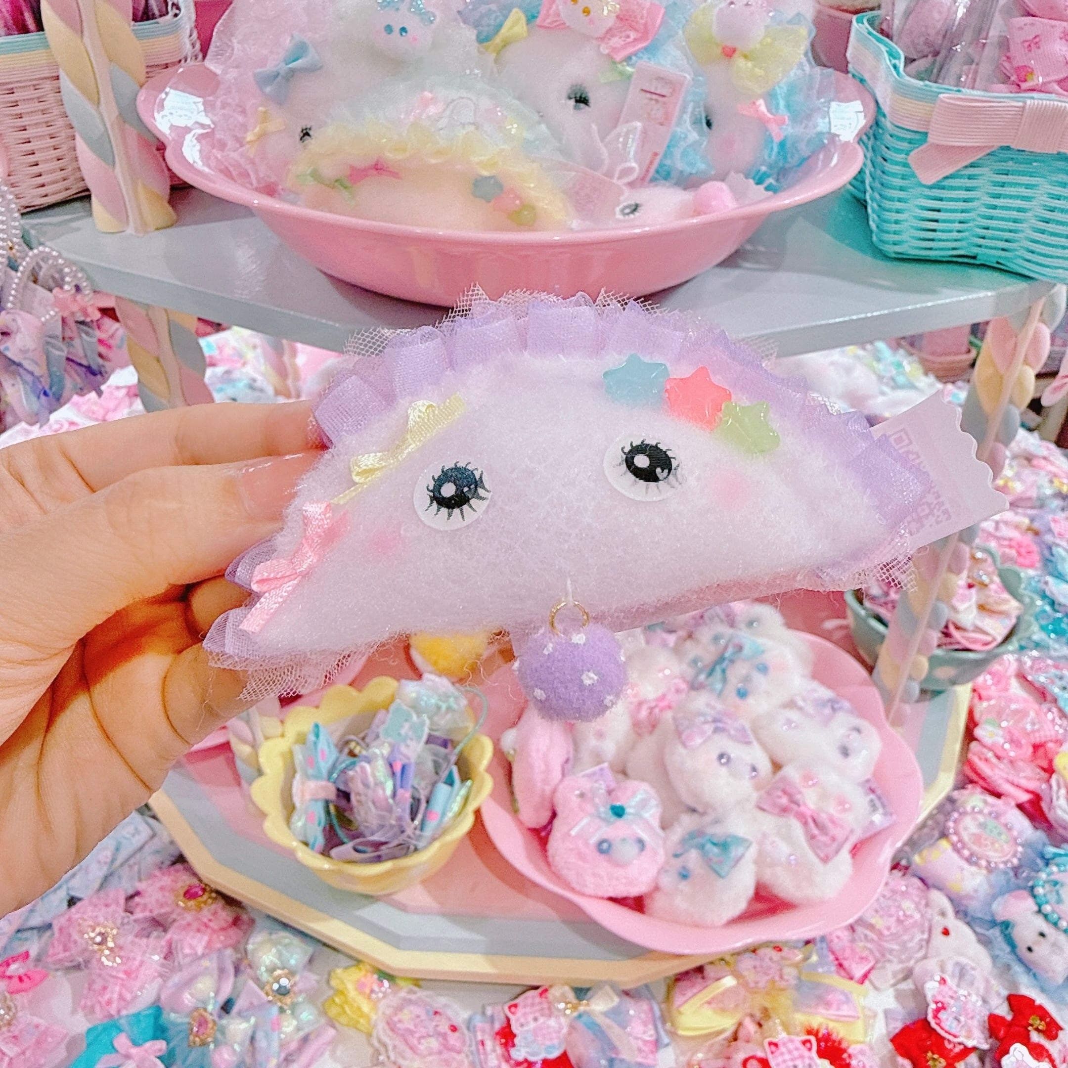 【M4】69-13ウインクするよ♪メルヘン餃子ヘアクリップ
