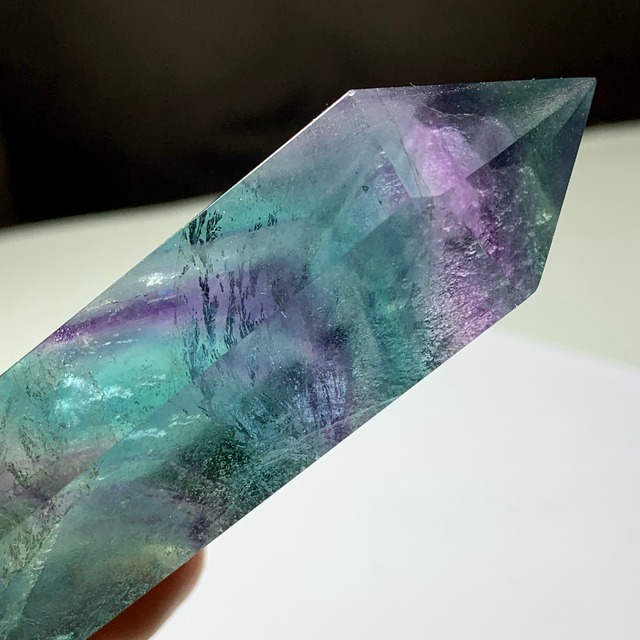 16.透明感高め！可愛い色合いフローライトダブルターミネーテッドポイント