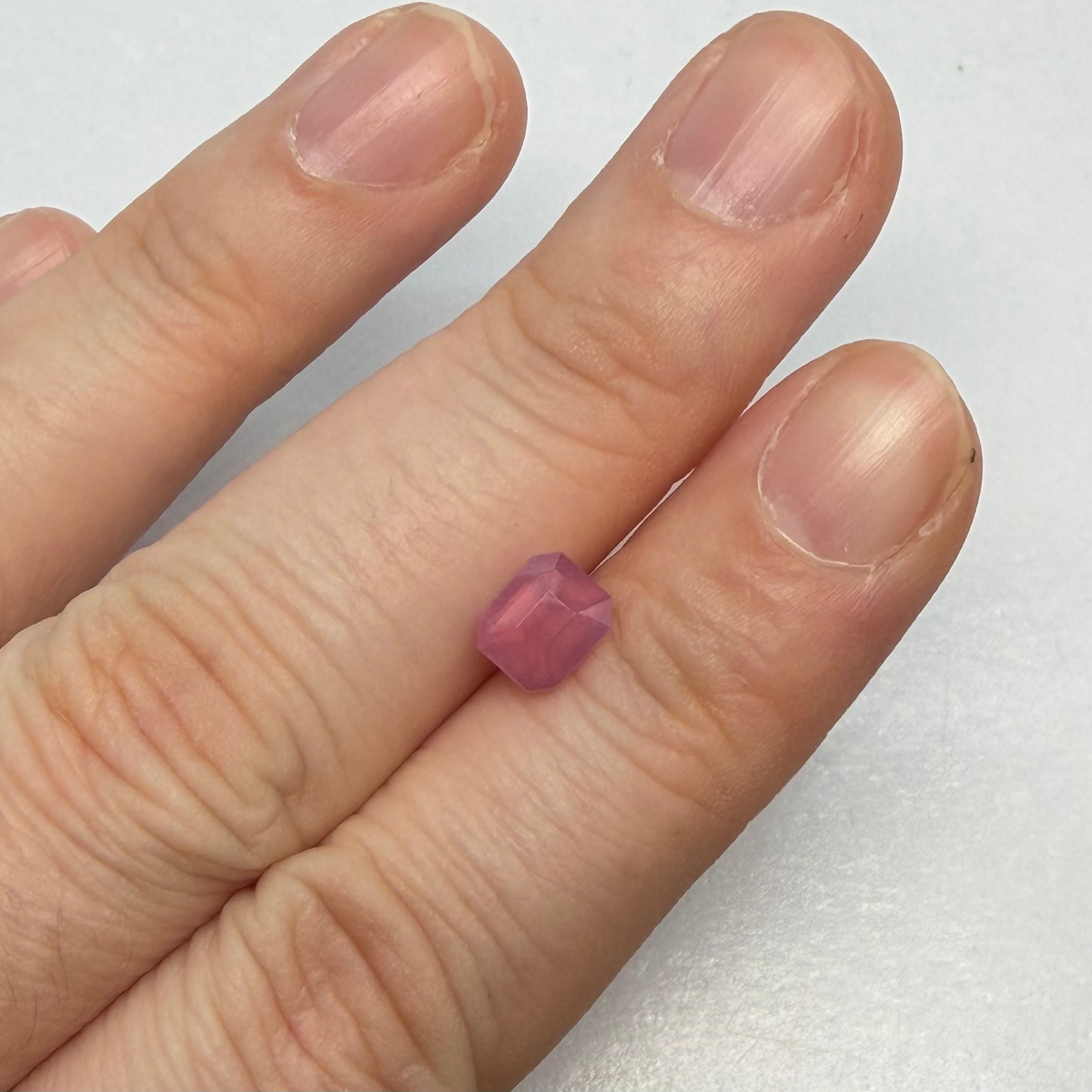 ストロベリーキャンディなミルキースピネル