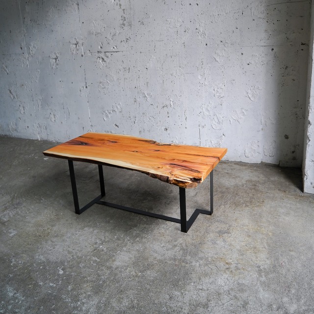 一位の一枚板 ローテーブル