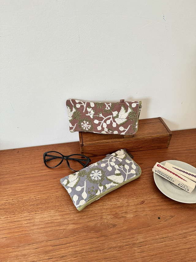 刺繍デザインの化粧ポーチ - グレー/茶色