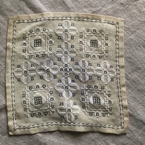 スウェーデン刺繍の布