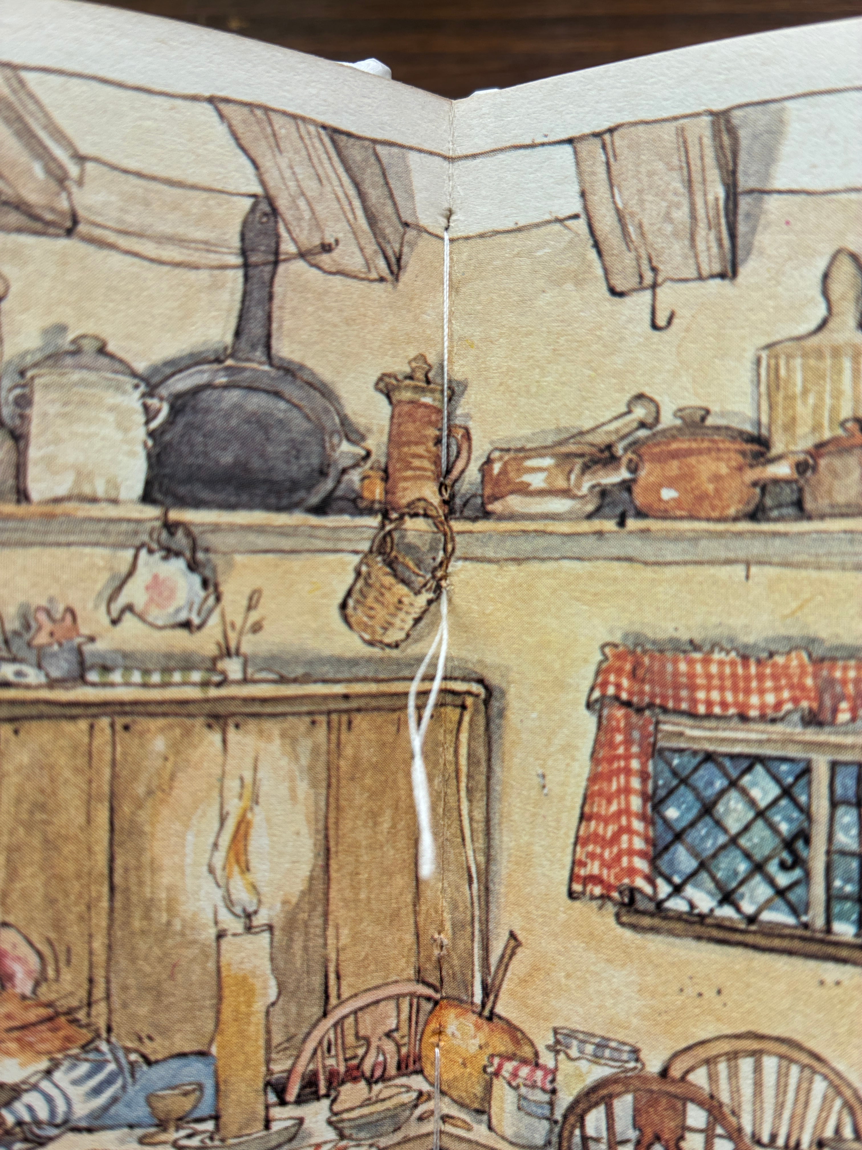 BRAMBLY 　HEDGE (のばらの村のものがたり））