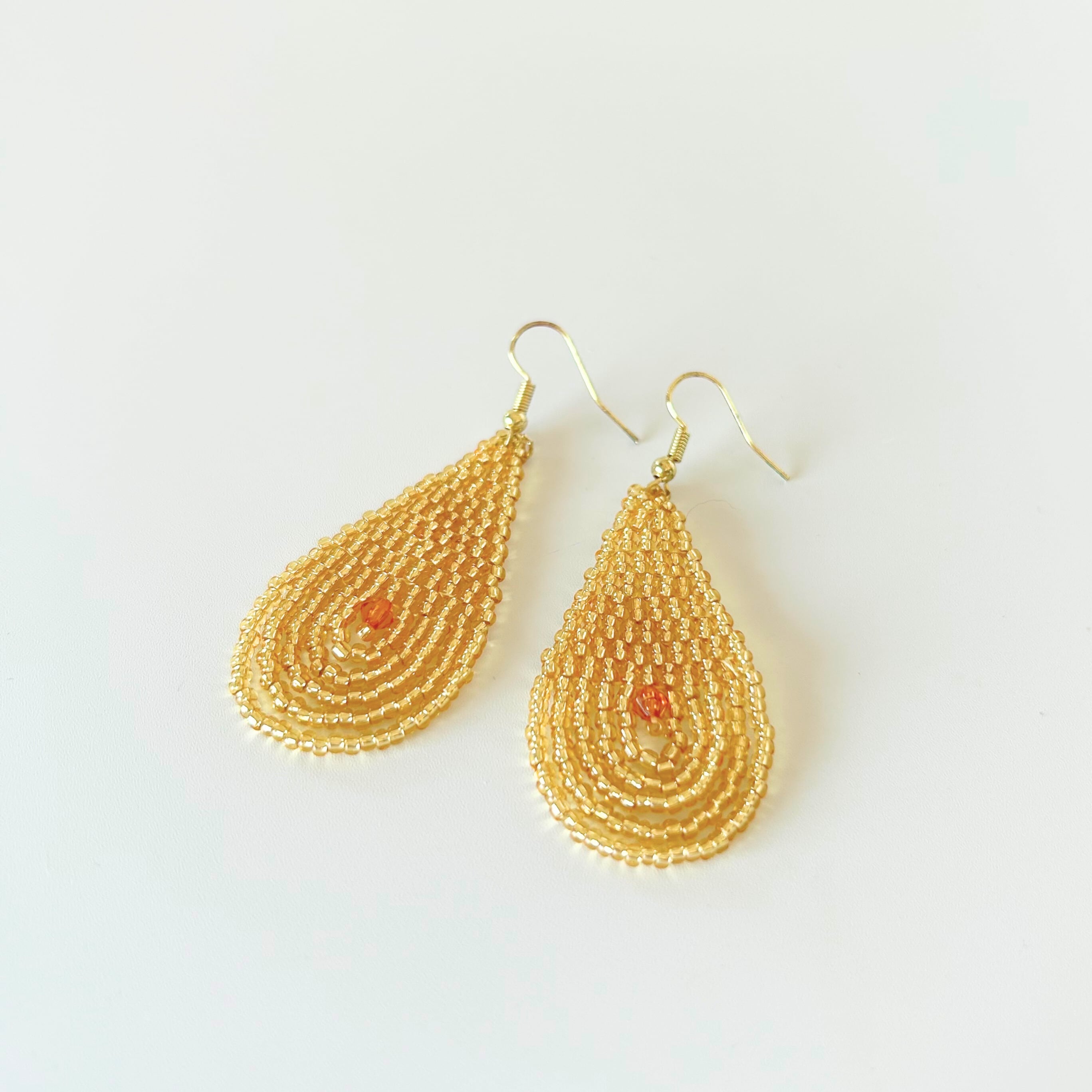 北欧 蝶々 おしゃれ ブローチ ビーズ刺繡 | PAY ID