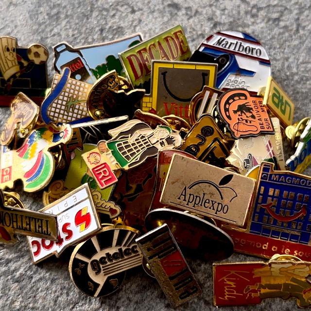 30個  フランス雑貨 ヴィンテージ  ピンバッジ ピンズ France pins  Pin badge vintage 古着 通販 リメイク ブローチ  アタッチメント付属 雑貨 2605002-2605027-2