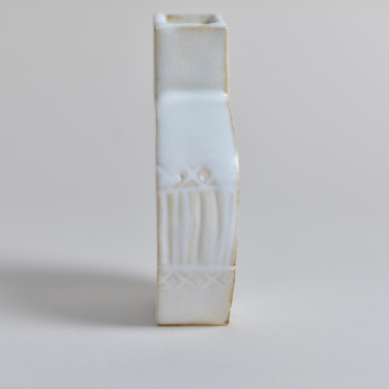 OluNoA / フラワーベース 【D】〈 陶器 / 花瓶 / 花器 / 花 / ドライフラワー / オブジェ 〉