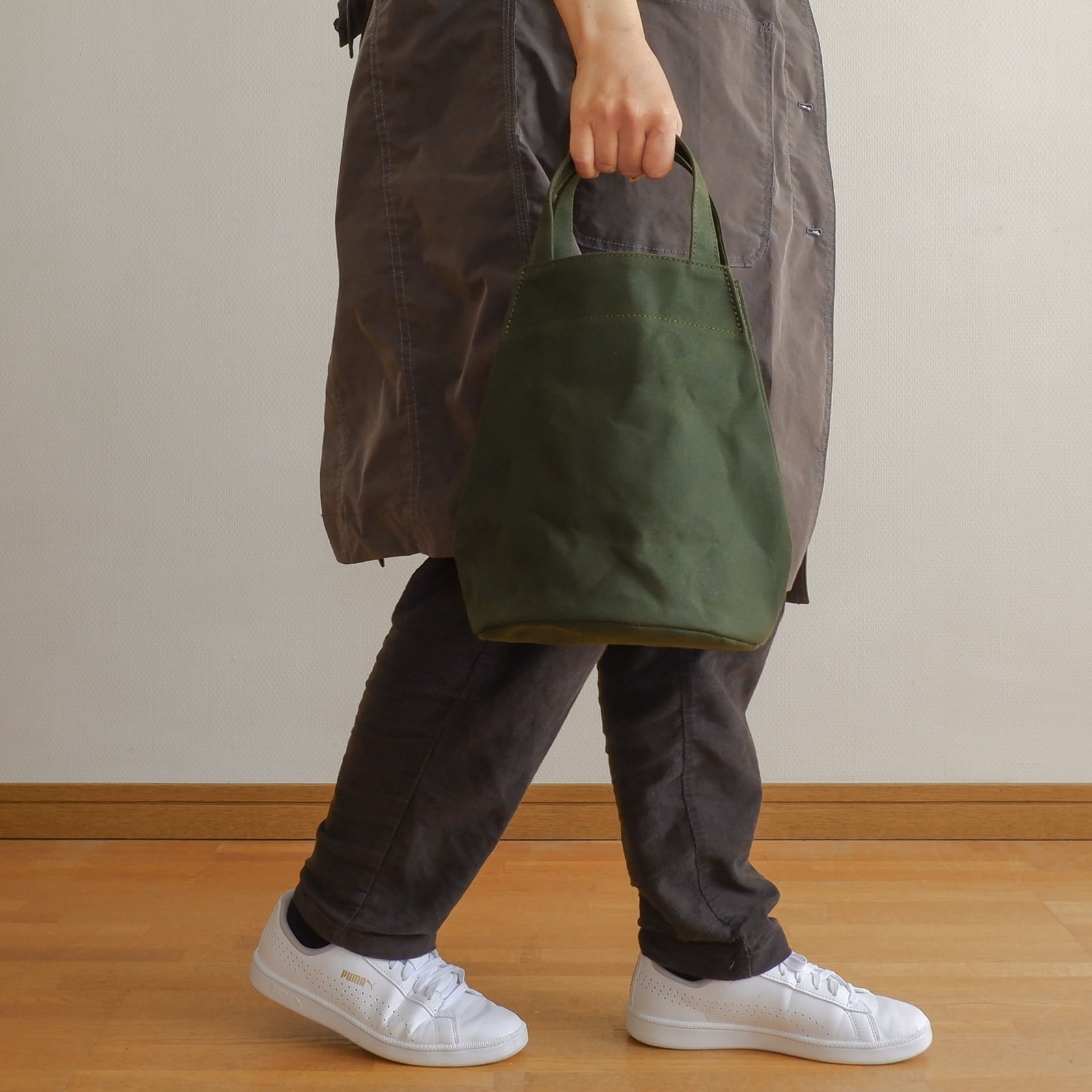 丸底プランプトート オリーブドラブ / 10号パラフィン帆布 | aoya bags